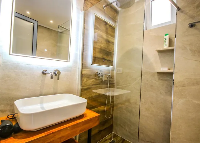 Faidra Gasthuis Himare